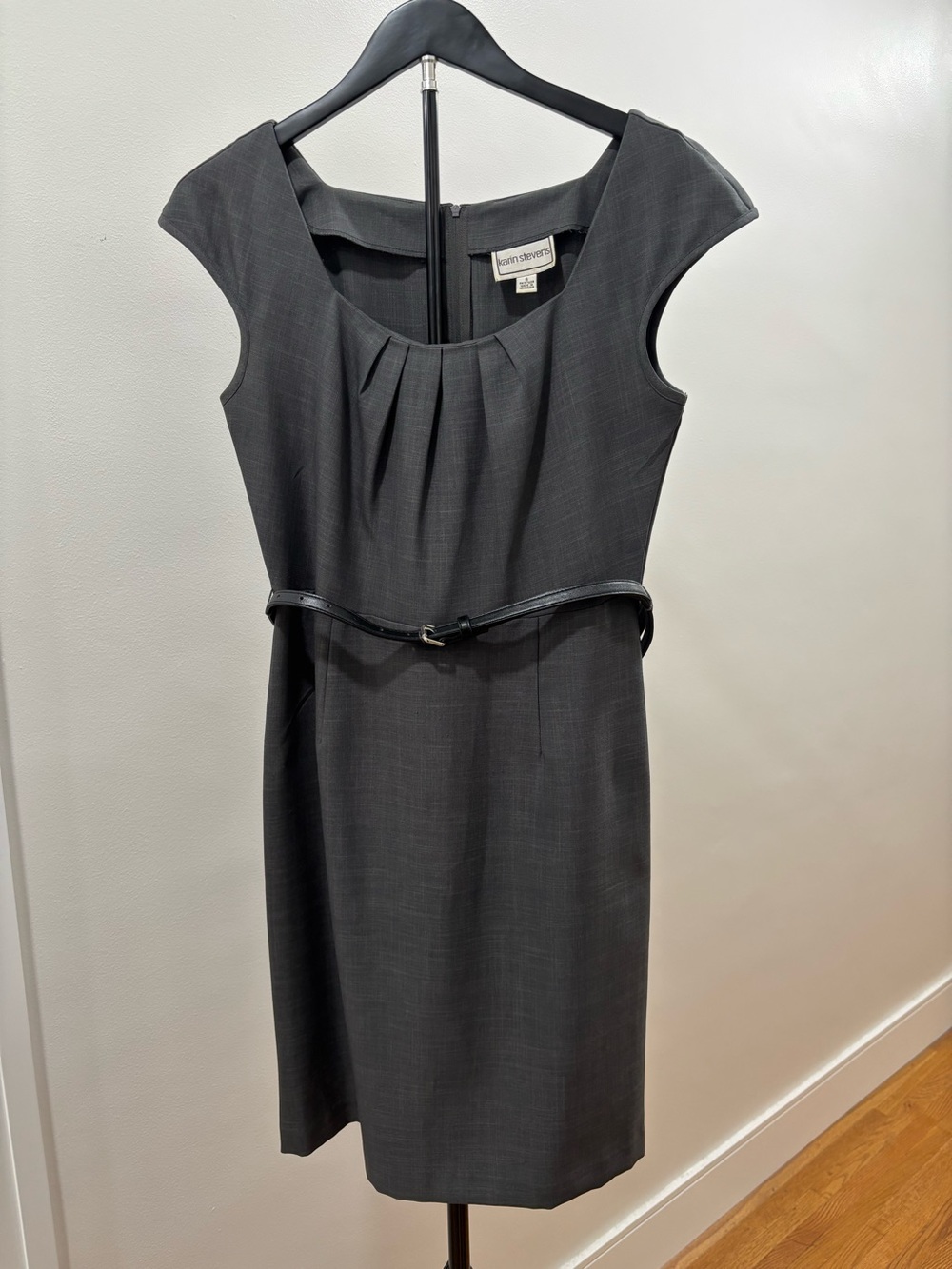 704. Karin Stevens Charcoal Cap-Sleeve Sheath Dress